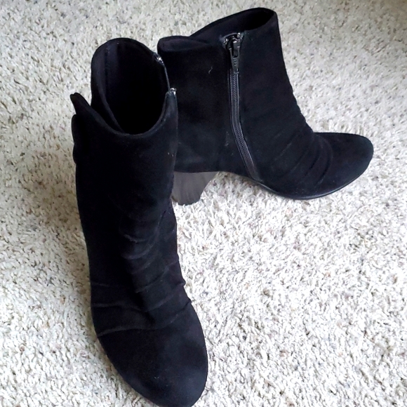 CHIC Ditto by VanEli Jenda Black Suede Heeled Ankle Boot Bootie Shoe - Picture 9 of 9